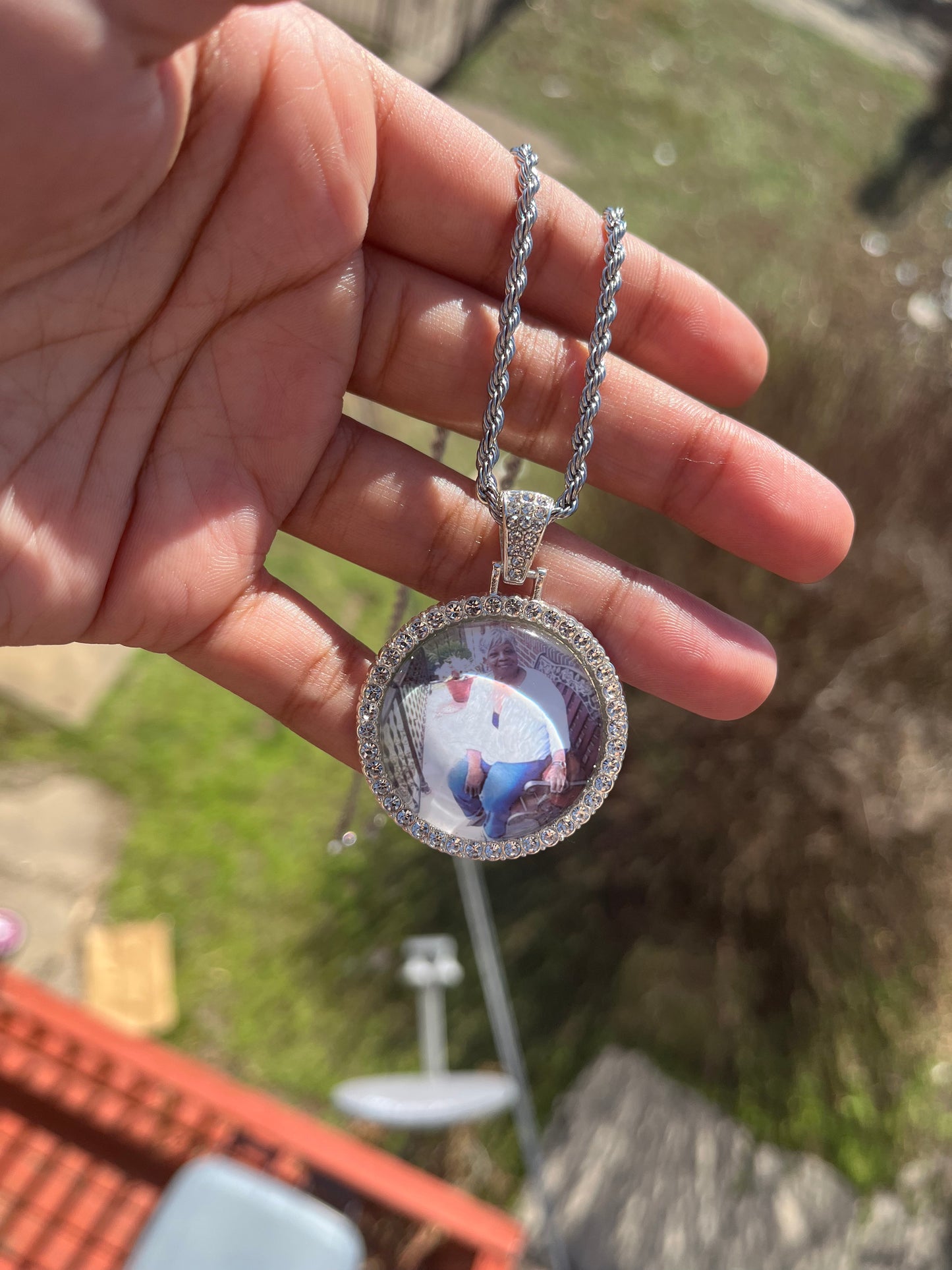 Circle picture necklaces